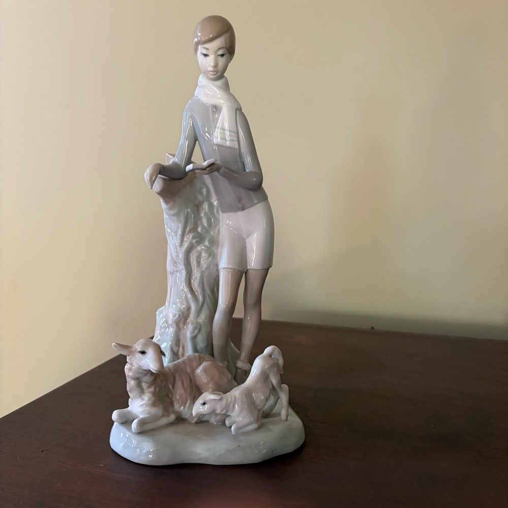 Lladro Boy With Lambs Reading Book Porcelain Sculpture